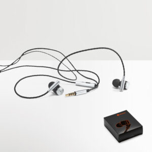 Fones de ouvido em metal